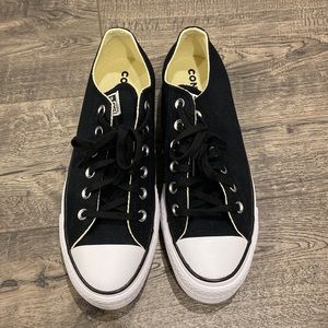 Women’s platform converse, size 8.5